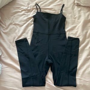 NWOT Aritzia Wilfred Free Divinity Jumpsuit